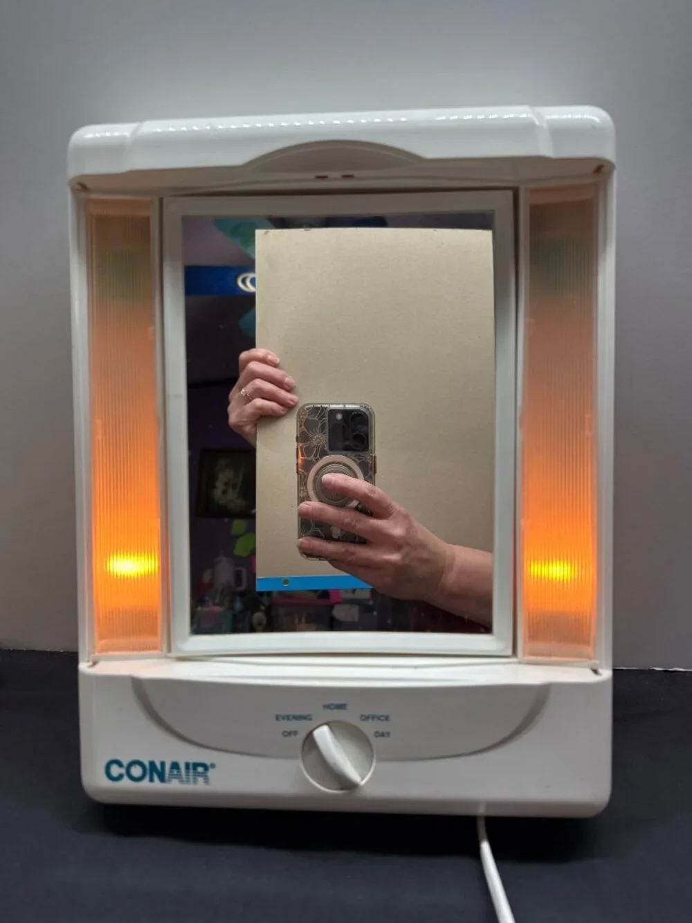 Conair Lighted Vanity Mirror Model TM8L with 4 Light Settings White Missing Stan